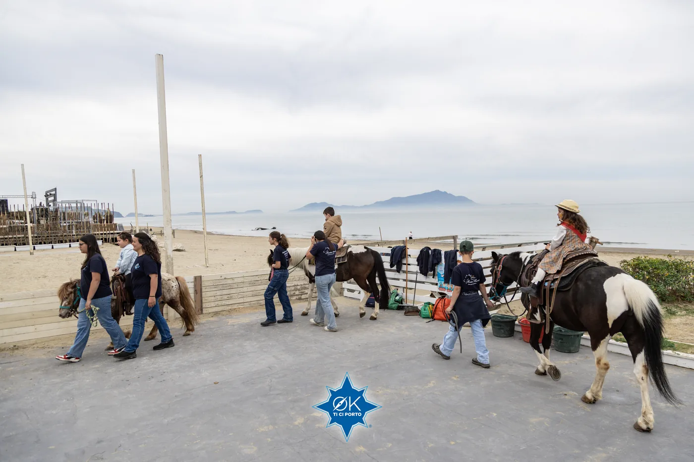 C’era una volta il West di Ok ti ci porto: cavalli sul lungomare, esperienza a tema Far West per bambini e famiglie a Napoli e in Campania